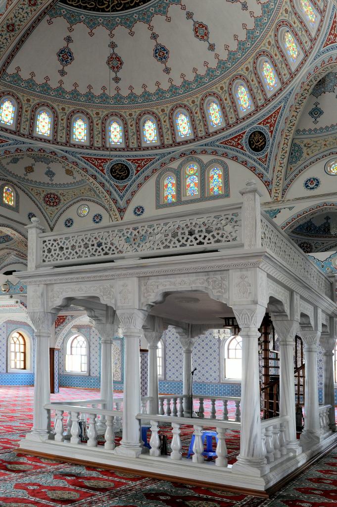Intérieur de la mosquée de Manavgat